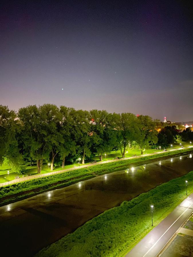 Capital Towers - Apartament Modern Z Widokiem Na Rzeke 热舒夫 外观 照片